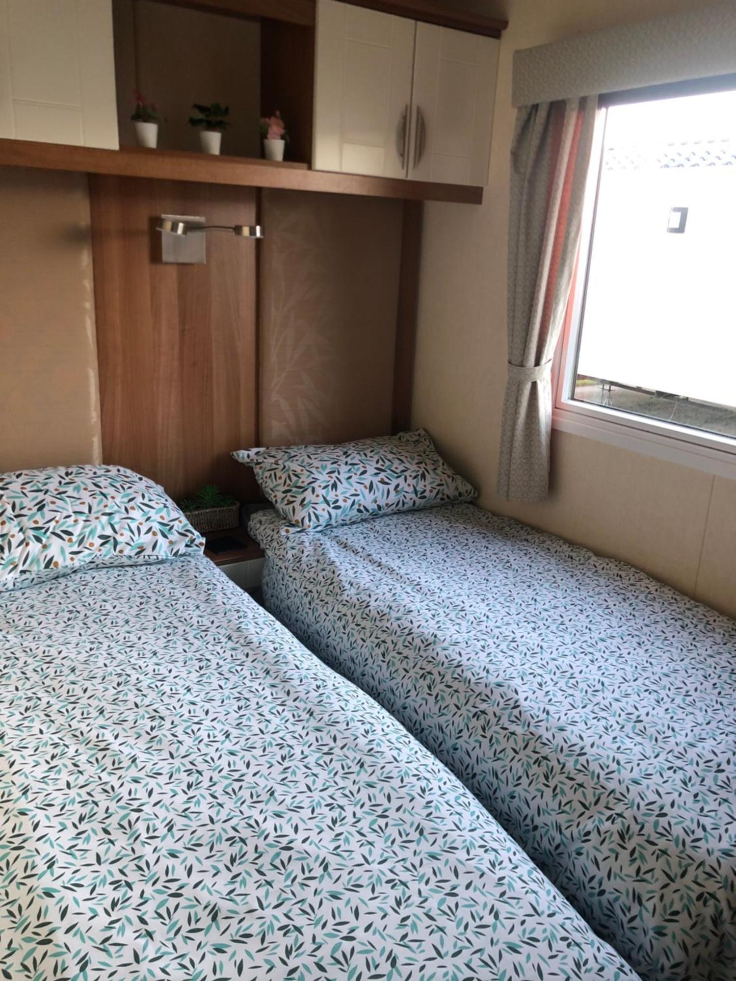 Two X 8 Berth Static Caravan On Lyons Robin Hood Rhyl North Wales Meliden Екстер'єр фото