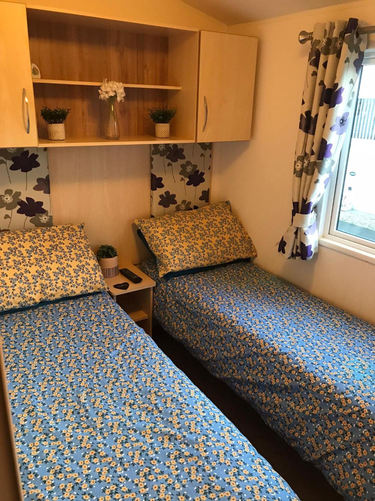 Two X 8 Berth Static Caravan On Lyons Robin Hood Rhyl North Wales Meliden Екстер'єр фото